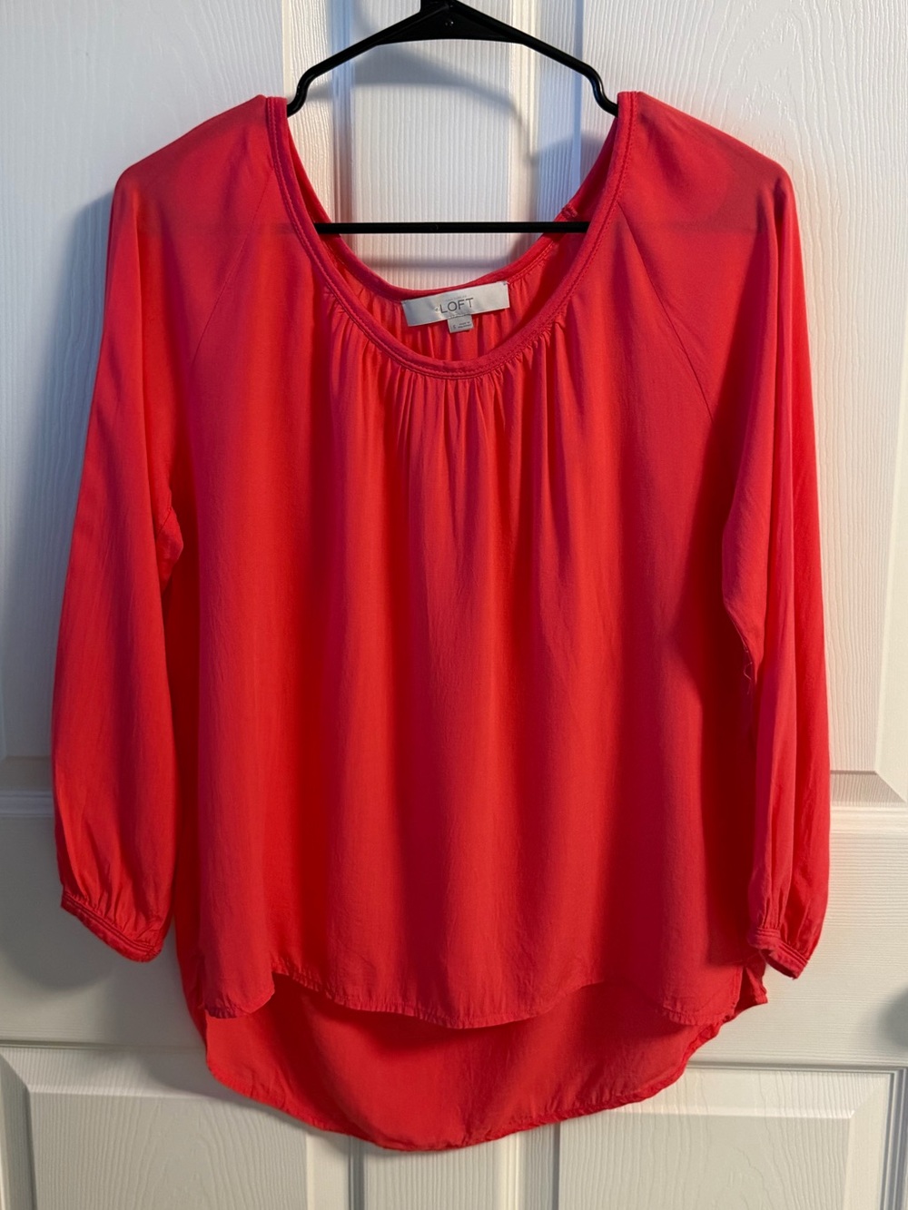 Ann Taylor LOFT Coral Pink Long Sleeve High Low Blouse Scoop Neck Small